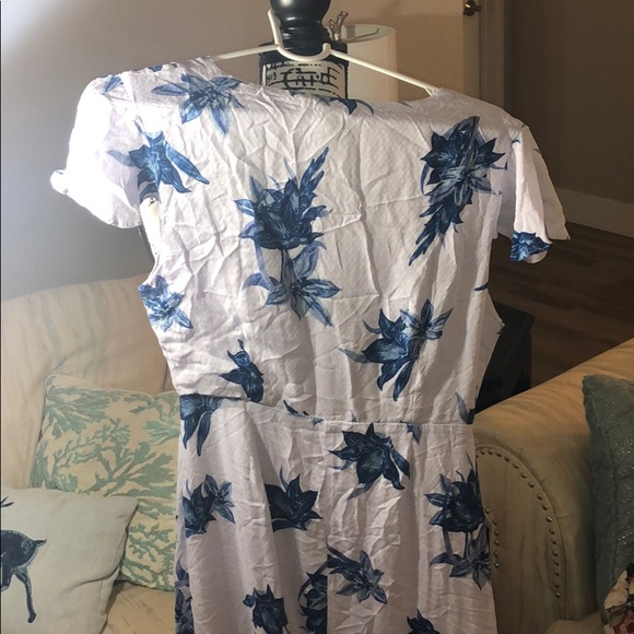 Honey Punch button up floral dress - Picture 4 of 4